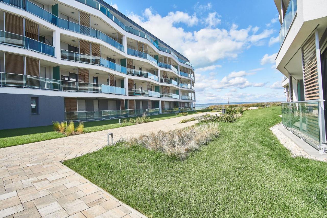 Azur Apartment - Hostaid Шиофок Экстерьер фото
